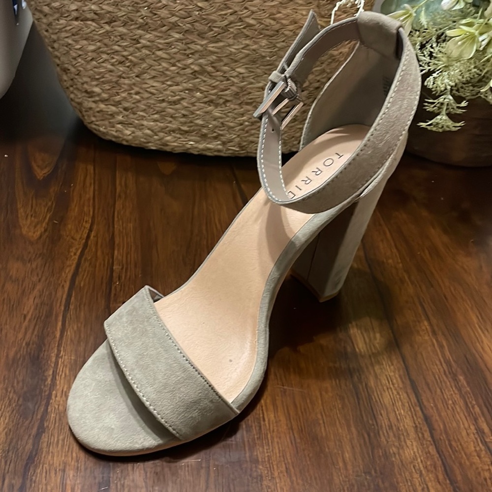 Tan Heels